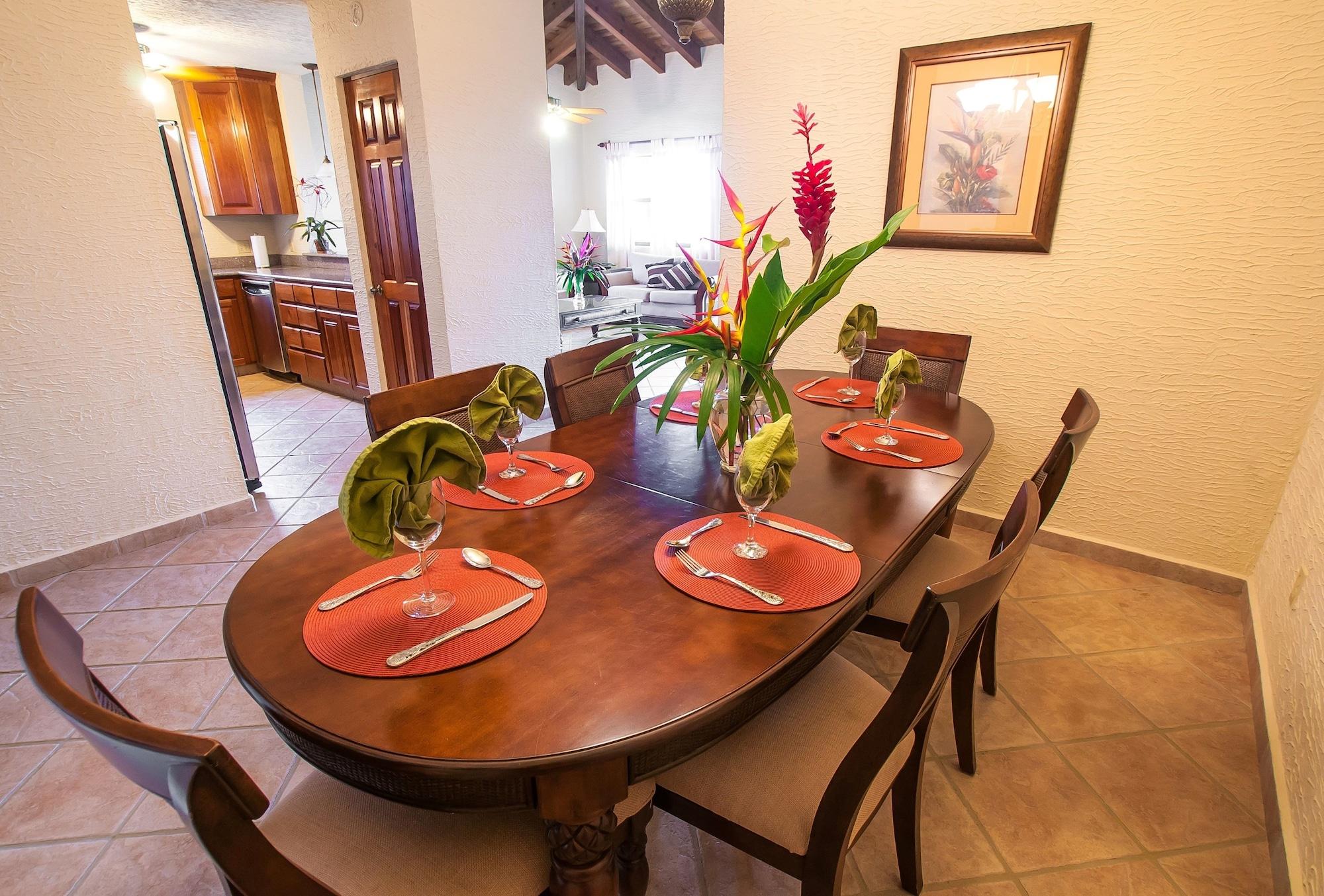 Clarion Suites Roatan At Pineapple Villas French Harbour Екстериор снимка