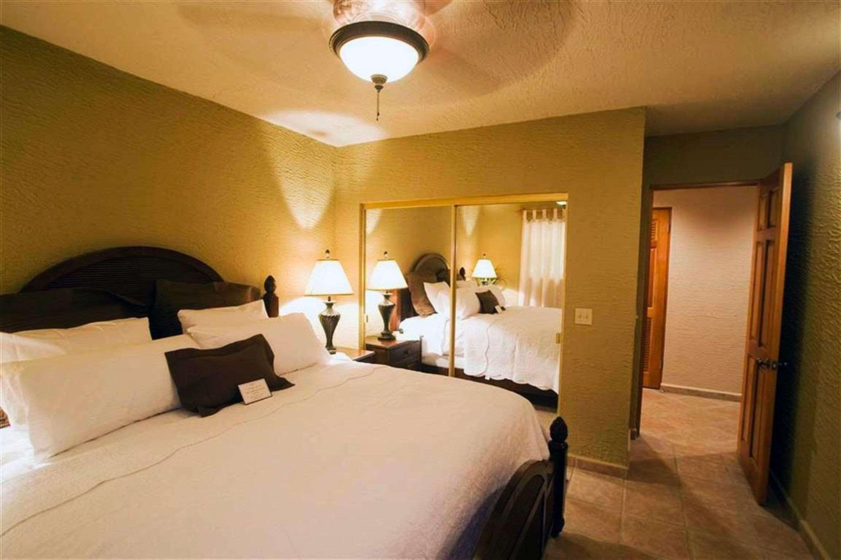 Clarion Suites Roatan At Pineapple Villas French Harbour Екстериор снимка