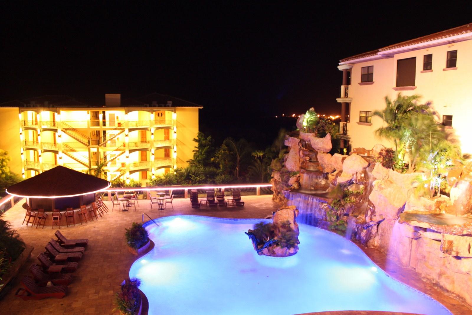 Clarion Suites Roatan At Pineapple Villas French Harbour Екстериор снимка