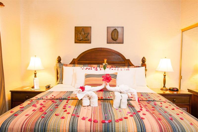 Clarion Suites Roatan At Pineapple Villas French Harbour Екстериор снимка