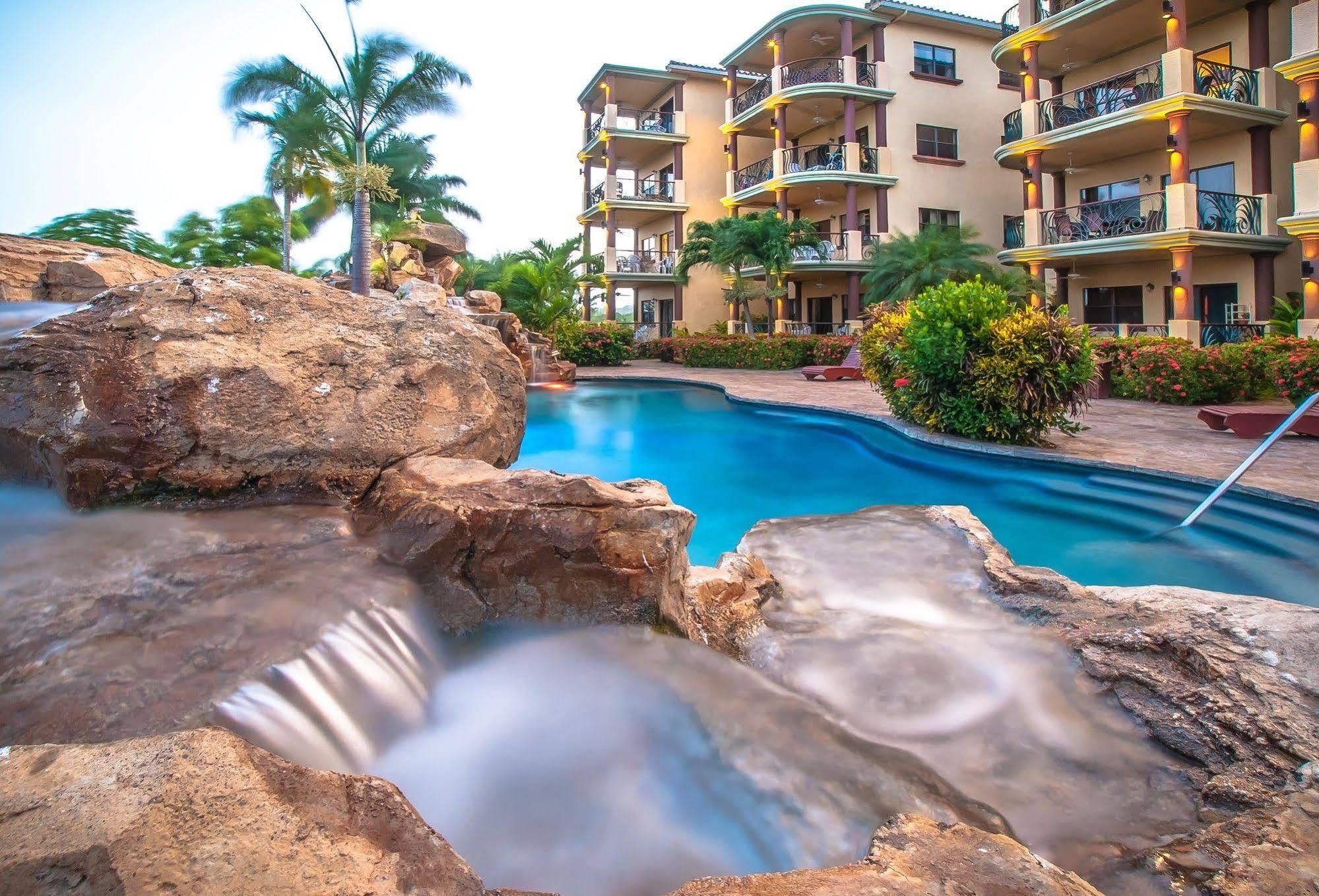 Clarion Suites Roatan At Pineapple Villas French Harbour Екстериор снимка